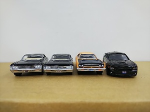 ■ GREENLIGHTグリーンライト 1/64 FOUR-CAR COLLECTION’S SET CHEVROLET IMPALA,PLYMOUTH ROAD RUNNER,DODGE CHARGER SRT ミニカー