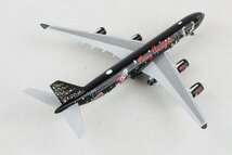 ヘルパウィングス 1/500 A340-500 クリスマスモデル 2022 (536592)_画像4
