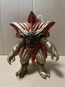 バンダイ ウルトラ怪獣シリーズEX アイアロン タグ付き