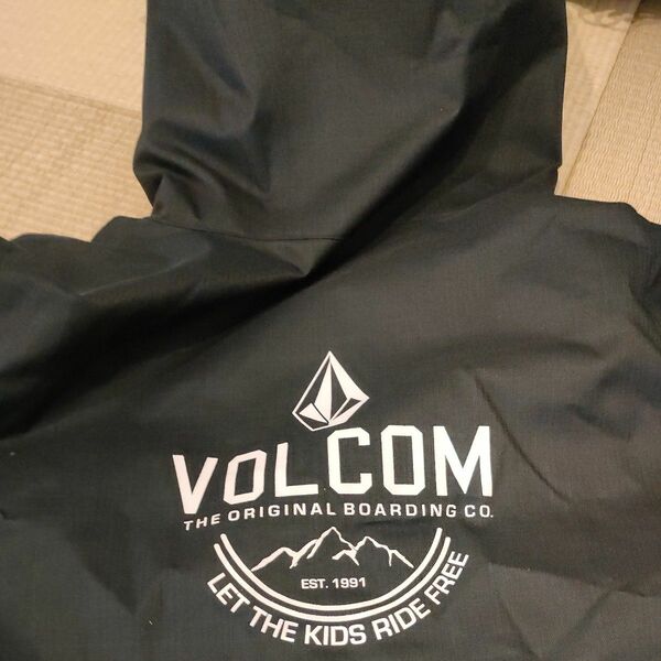 スノボウェア　VOLCOM