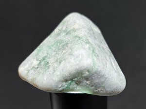 A-8 糸魚川 翡翠 原石 28g ひすい ヒスイ jade（ジェード）国石