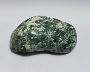 A-12 糸魚川 翡翠 原石 g ひすい ヒスイ jade（ジェード）国石