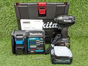未使用品 makita マキタ 40Vmax 充電式インパクトドライバ TD002GRDXB ブラック バッテリー2個 + 充電器