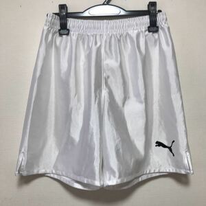 中古　美品　PUMA サッカートレーニングパンツ　Mサイズショートパンツ プーマ サッカーパンツ 