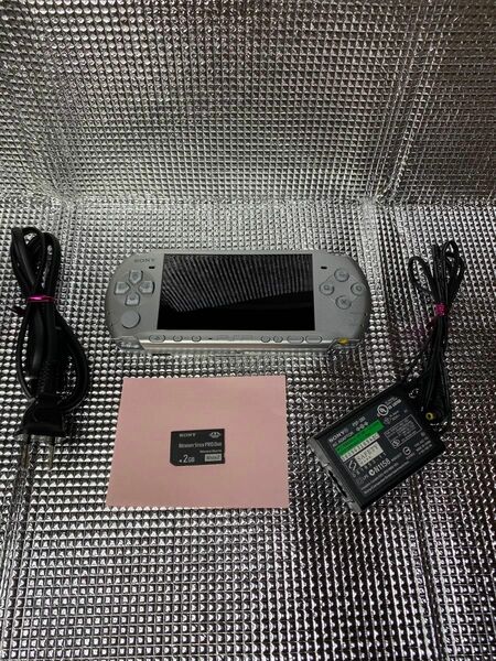美品 PSP3000本体ガンダムモデル プレイステーション