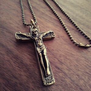 クロス ペンダント ネックレス　キリスト　真鍮　ブラス　十字架　御守り　魔除け　アメカジ　 クロスネックレス ブラス