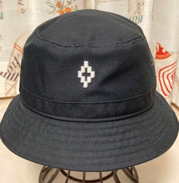 良品！マルセロバーロン MARCELO BURLON × STARTER CROSS BUCKET バケットハット　ユニセックス