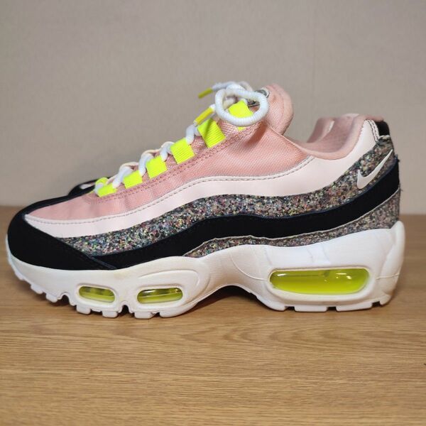 美品 大人気 NIKE WMNS AIR MAX 95 SE