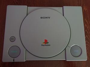 SONY PS1 プレイステーション1 SCPH-7000　中古品