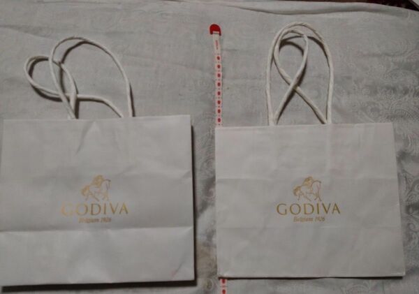 GODIVA　モンロワールなどお菓子屋さん紙袋