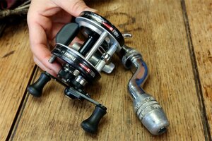 1981年式 ABU 5600C 黒ベロ オールド アブ 実釣可能 4600CB HEDDON BALSA50 FENWICK UMCO ハトリーズ ZEAL 世代 昭和レトロアングラーに