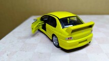 スケール 1/60 MITSUBISHI LANCER EVOLUTION ！ 三菱ランサー！ KONAMI アクリルケース付き！_画像3