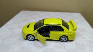 スケール 1/60 MITSUBISHI LANCER EVOLUTION ！ 三菱ランサー！ KONAMI アクリルケース付き！