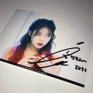 IU(アイユ)◎スチール写真(2Lサイズ光沢タイプ)◎直筆サイン②