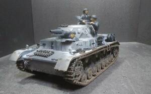 タミヤ製　1/35　ドイツIV号戦車F型　冬季迷彩　塗装完成品　ウェザリング