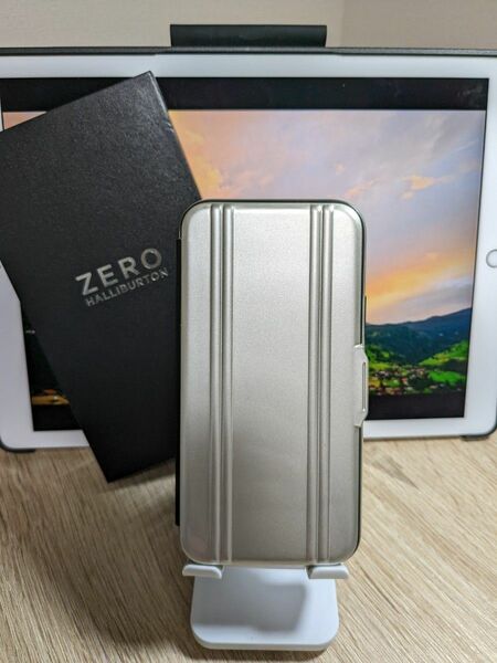 iPhone11/XR用ケース ゼロハリバートン 新品 手帳型 カード収納可能