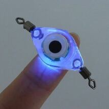 ５個セット新型爆釣目玉ライト水中自動点灯防水LEDライト,青色LED集魚灯。_画像2