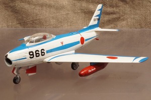 ★航空自衛隊　戦闘機 Ｆ-86Ｆ セイバー　ブルーインパルス　1/100　916036　デアゴスティーニ