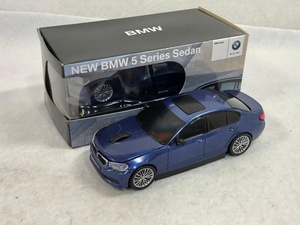 【新品】BMW 新型5シリーズ セダン青 NEW BMW 5 Series Sedan　ディーラー 非売品 ミニカー型 ワイヤレスマウス