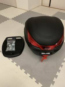 GIVI ジビ リアボックス B27ND 27L トップケース モノロックケース 汎用 ？