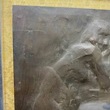 銅版 ブロンズ レリーフ 彫刻 人物 女性像 壁掛け 額装 落款 サインあり 作者不明 _画像3