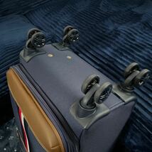 トミーヒルフィガー ソフトキャリーバッグ スーツケース 機内持込　ネイビー_画像7