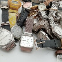 杉本1月時計まとめ① 腕時計 ストップウォッチ 動作未確認 SEIKO VALENTINO CASIO DanielVellington 他 メンズ レディース_画像7