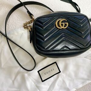 GUCCI GGマーモント キルティングミニバッグ