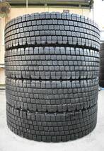 送料無料 11R22.5 BRIDGESTONE W910 残り溝 12mm~15mm 4本セット_画像1