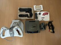 動作品 SEGA セガサターン 本体+アクセサリー+ハンドルコントローラー+パワーメモリー＋バーチャガン＋ファイターステック　セット_画像2