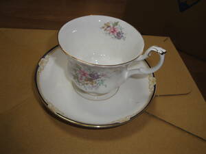 ◇《ROYAL ALBERT ティーカップ:１個＆ウエッジウッド ソーサー：１個》◇ゆうパック,コーヒーカップ,ブランド,インテリア,食器,収集趣味