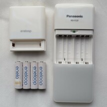 【中古】 エネループ　SANYO　Panasonic　サンヨー パナソニック　充電器　BQ-CC22 　KBC-E1　単３　充電池　eneloop ４本付　通電確認済_画像1