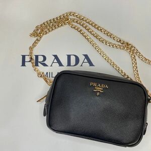 プラダ　PRADA ショルダーバッグ　サフィアーノ　 レザー ブラック 黒 カメラバッグ