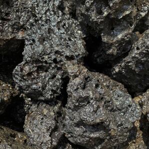 【送料無料】 高濾過 溶岩石 10個 50-100㎜ 黒 水槽 アクアリウム パルダリウム コケリウム テラリウム ビオトープの画像4