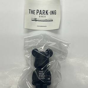 MEDICOMTOY BE@RBRICK GACHA THE PARK ING GINZA Off-White 黒/立ち ベアブリック 銀座の画像1