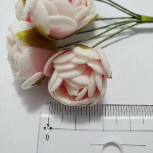 造花 ローズ バラ ピンク 巻バラ 葉付き ワイヤー付き 人工花直径2cm 60本セット ハンドクラフト 結婚式 誕生日 パーティ 送料無料の画像3