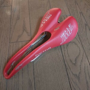 SELLE SMP FORMA 赤