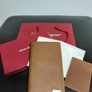 【新品】フェラガモ　カードケース　長財布