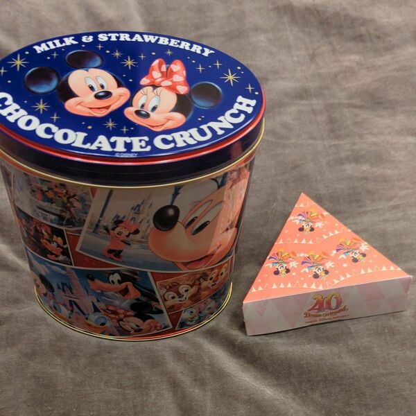 ディズニー 40周年記念 【未開封品】クランチ缶と【未開封品】クランチボックスのセット