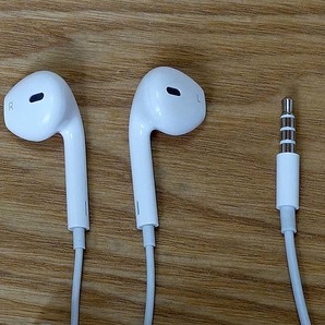 ◆◆Apple 純正 EarPods ステレオ イヤホン（有線）マイク付き ケースあり 未使用｜E-1063◆◆の画像3