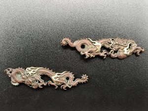 日本刀装具　目貫　龍の図　赤銅色　銅地　細工　絵金　鍔　拵え　刀剣美術　20G　