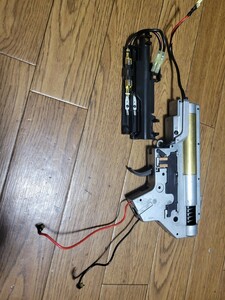 72・マルイ電動M4 系　メカボックスアッセンブル(配線前)＆ヒューズアッシー(M4A1)　中古品