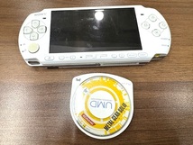 ●T76815:PSP-3000 ホワイト 本体　メタルギアソリッドピースウォーカー付 動作未確認 ジャンク_画像1