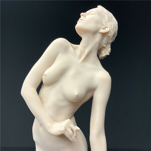 樹脂製　31センチ　ビッグサイズ　西洋彫り　女神　ヌード　デッサン人形　女性　少女　フィギュア　美人　裸婦　仏像　置物 重さ約305ｇ