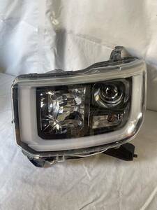 LA700S ウェイク左助手席側 LED ヘッドライト left headlight 