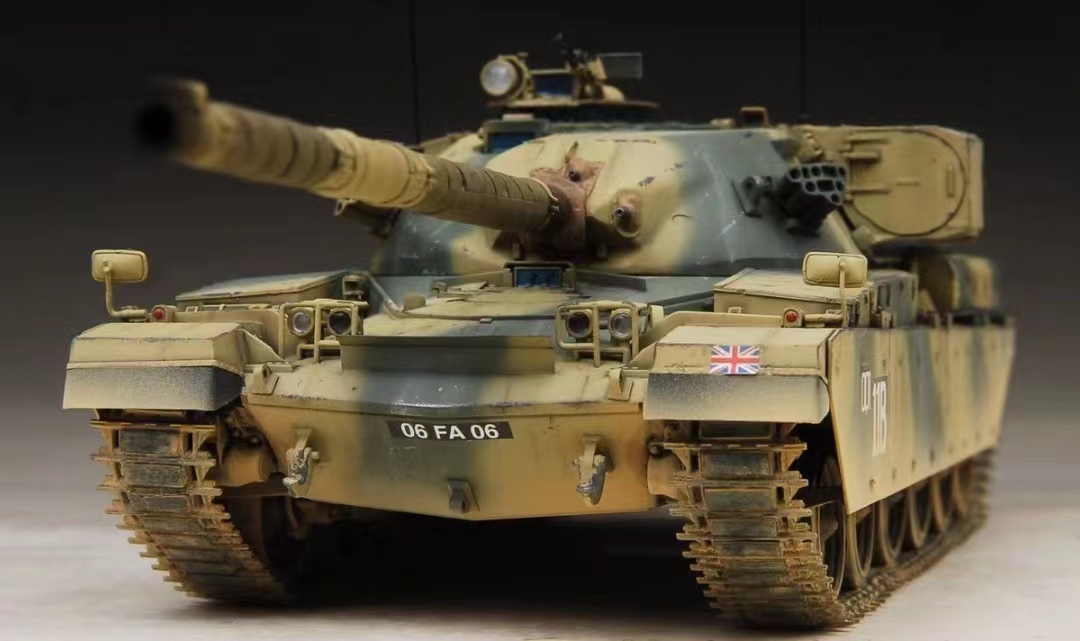 1/35 イギリス主力戦車 チーフテン MK.5 組立塗装済完成品, プラモデル, 戦車, 軍用車両, 完成品