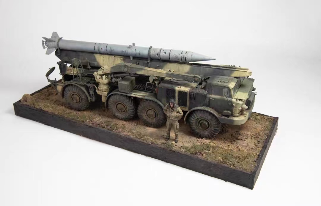 1/35 Russian 9k52 Luna-M (FROG-7) Missile System Assembled and painted finished product, Plastic Models, tank, Military Vehicles, Finished Product