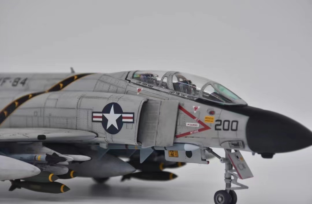 1/72 アメリカ海軍 F-4J ファントム VF84 組立塗装済完成品, プラモデル, 航空機, 完成品