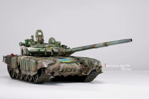 Art hand Auction 1/35 Tanque de batalla principal ucraniano T72B3M, producto terminado ensamblado y pintado, modelo de plastico, tanque, vehículo militar, Producto terminado