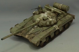 1/35 ロシア陸軍 T-64A 主力戦車 組立塗装済完成品